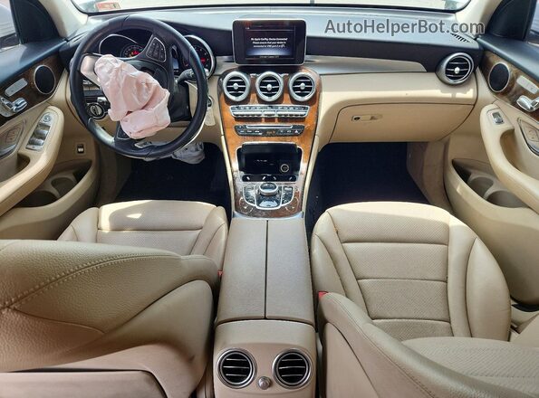 WDC0G4KB6JV057299 2018 MERCEDES-BENZ GLC-CLASS White Vista del salpicadero