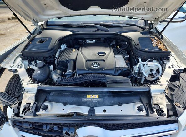 WDC0G4KB8HF139250 2017 MERCEDES-BENZ GLC-CLASS White Vista del compartimento del motor
