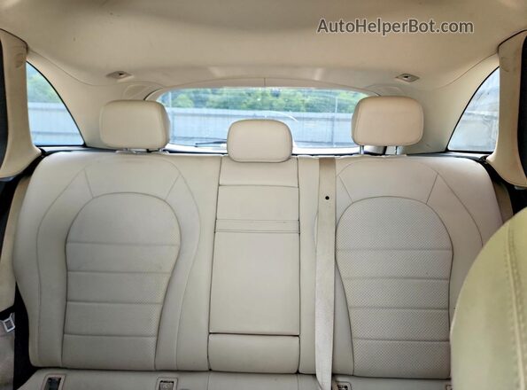WDC0G4KB8HF139250 2017 MERCEDES-BENZ GLC-CLASS White Vista de los asientos traseros