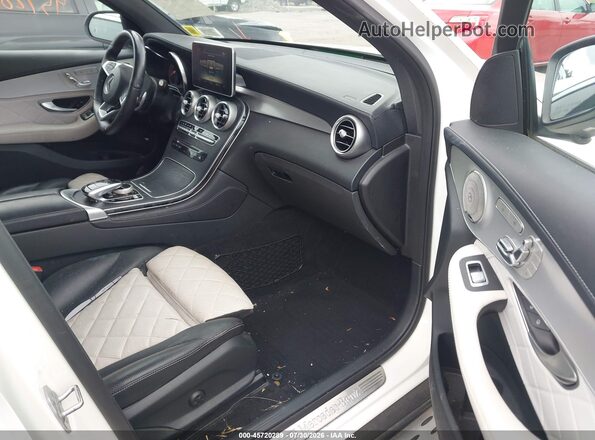 WDC0G4KB8HF217610 2017 MERCEDES-BENZ GLC 300 White Вид салону спереду