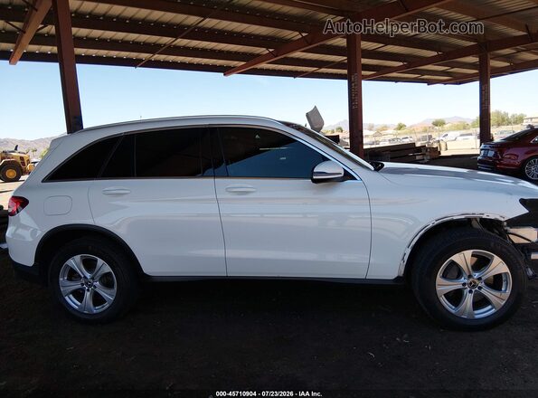 WDC0G4KB8JV019010 2018 MERCEDES-BENZ GLC 300 White Սալոնի 360 աստիճան տեսք