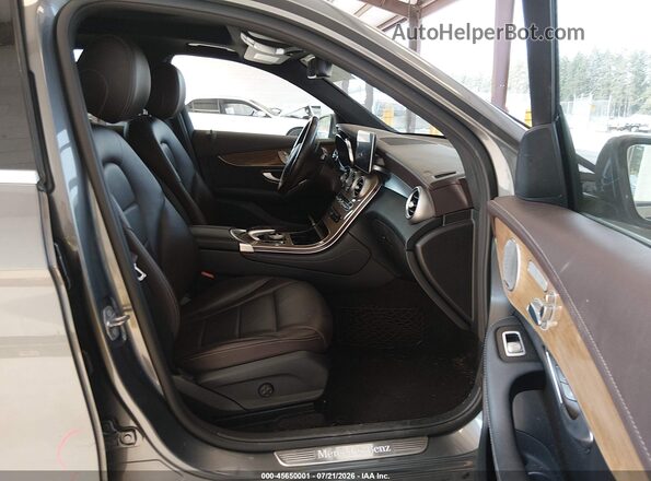 WDC0G4KBXHF255050 2017 MERCEDES-BENZ GLC 300 Черный Вид салона спереди