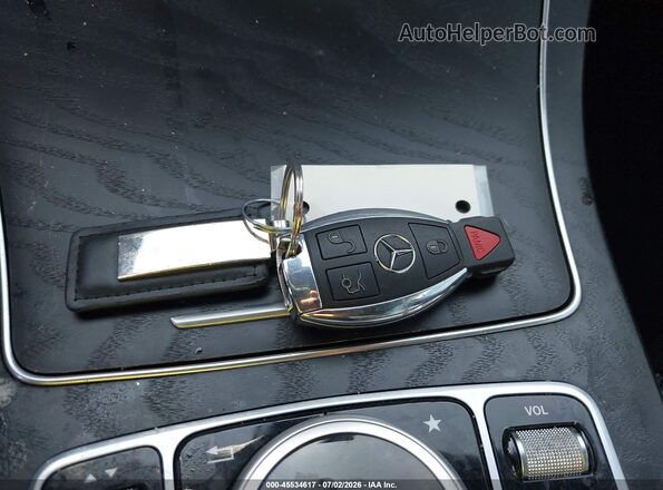 WDC0G4KBXKV146164 2019 MERCEDES-BENZ GLC 300 White Вид панелі приладів
