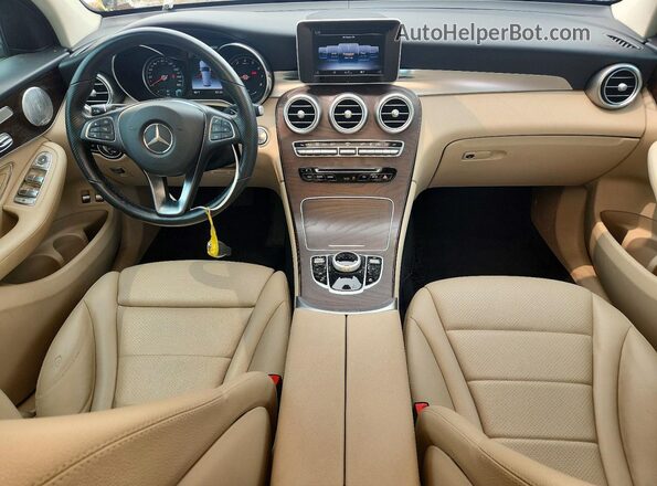 WDC0G5EB0KF563398 2019 MERCEDES-BENZ GLC-CLASS White Вид панелі приладів