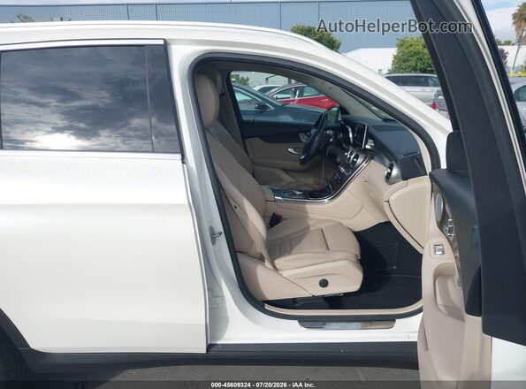 WDC0G5EB8KF611018 2019 MERCEDES-BENZ GLC 350E White Widok wnętrza z przodu