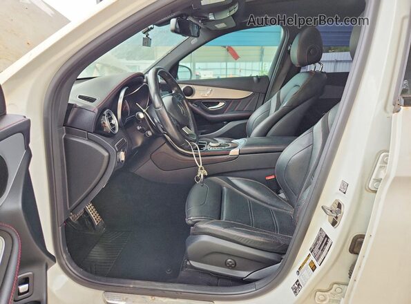 WDC0G6EB9HF147400 2017 MERCURY GLC White Widok wnętrza z przodu