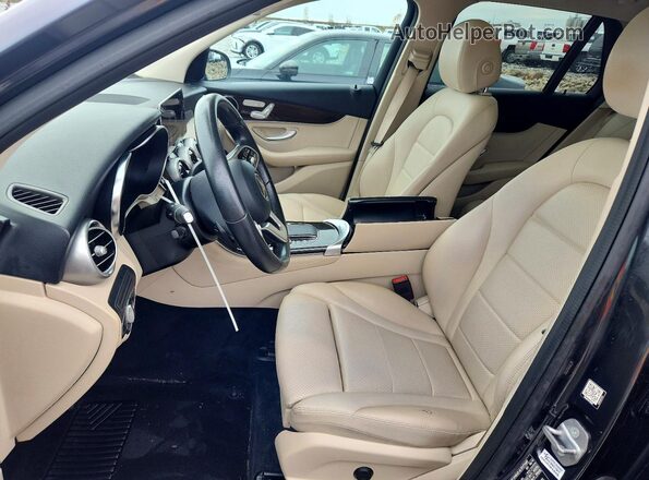 WDC0G8DBXLF674822 2020 MERCEDES-BENZ GLC-CLASS Gray წინა სალონის ხედი