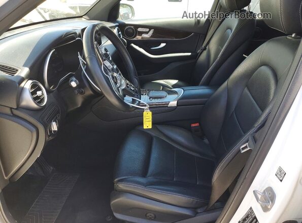 WDC0G8EB7LF680429 2020 MERCEDES-BENZ GLC-CLASS White Вид салону спереду