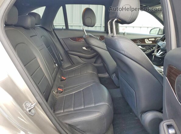 WDC0G8EBXLV228304 2020 MERCEDES-BENZ GLC-CLASS Beige Rear interior view