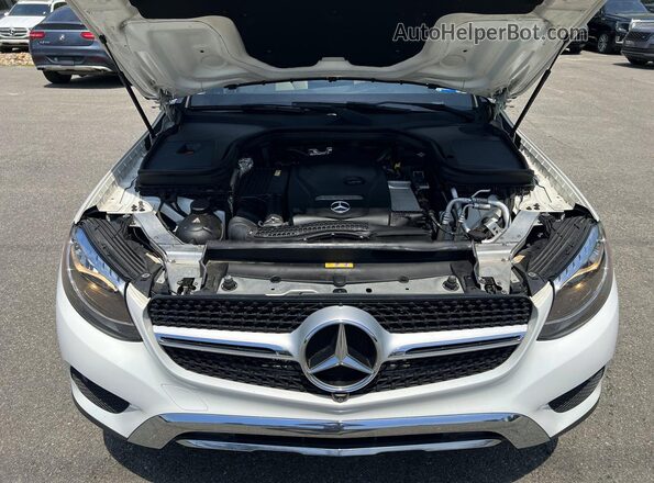 WDC0J4KB8HF132039 2017 MERCEDES-BENZ GLC-CLASS White Vista del salpicadero
