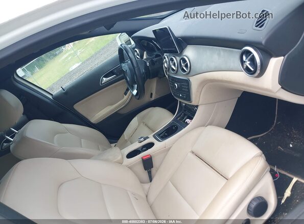 WDCTG4EB0GJ256728 2016 MERCEDES-BENZ GLA 250 White Вид салону спереду