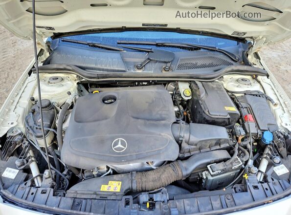 WDCTG4EB1GJ204511 2016 MERCEDES-BENZ GLA White Вид задньої частини салону