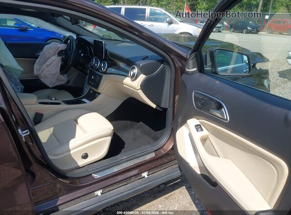WDCTG4EB1HJ299895 2017 MERCEDES-BENZ GLA 250 Коричневый Вид салона спереди