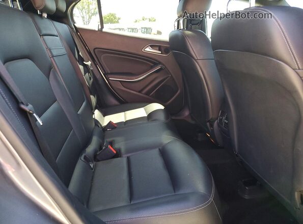 WDCTG4EB1HJ343832 2017 MERCEDES-BENZ GLA Серый Вид задних сидений
