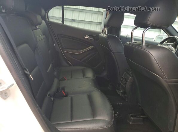 WDCTG4EB1JJ441877 2018 MERCEDES-BENZ GLA White Սալոնի հետևի տեսք