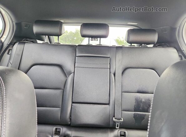 WDCTG4EB1KJ552267 2019 MERCEDES-BENZ GLA White Widok tylnych siedzeń