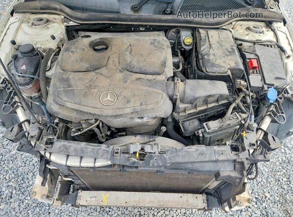WDCTG4EB1KJ552267 2019 MERCEDES-BENZ GLA White Widok komory silnika