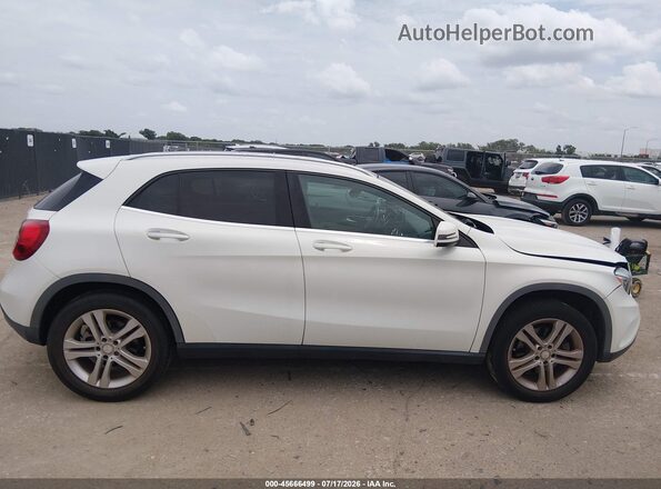 WDCTG4EB2GJ211533 2016 MERCEDES-BENZ GLA 250 White Rear interior view