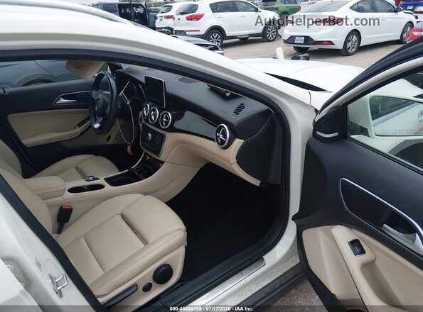 WDCTG4EB2GJ211533 2016 MERCEDES-BENZ GLA 250 White Front interior view