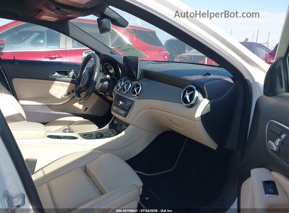 WDCTG4EB2JJ428278 2018 MERCEDES-BENZ GLA 250 White Vista interior delantera