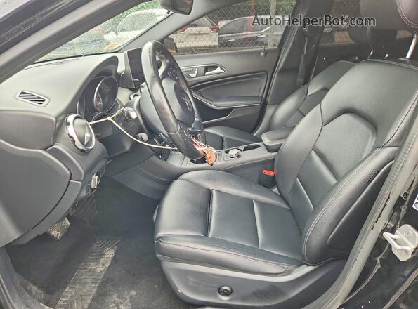 WDCTG4EB2JJ458476 2018 MERCEDES-BENZ GLA Black Front interior view