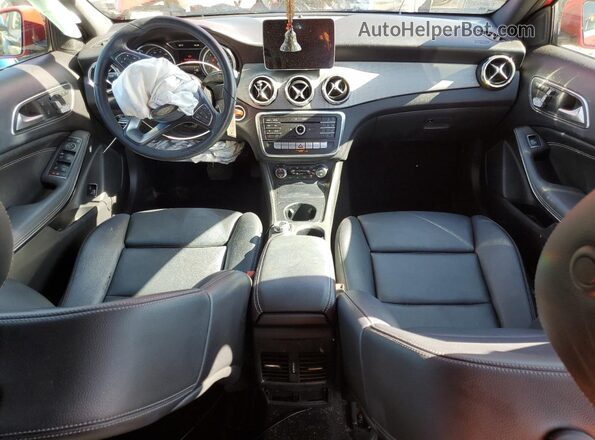 WDCTG4EB2LJ689770 2020 MERCEDES-BENZ GLA Red Vista del salpicadero