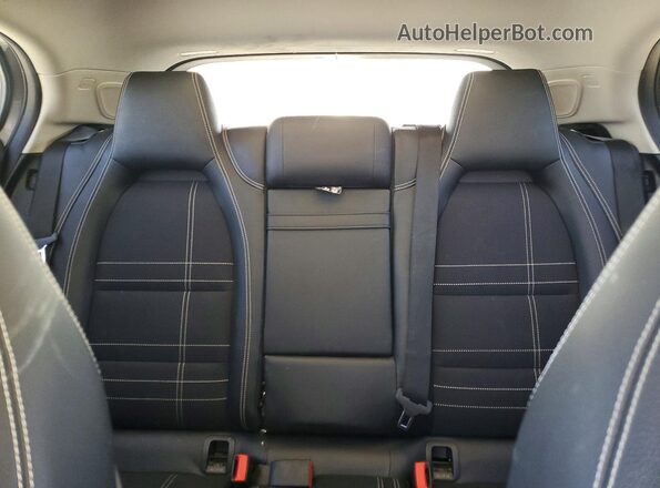 WDCTG4EB3HJ285089 2017 MERCEDES-BENZ GLA Gray Հետևի նստատեղերի տեսք