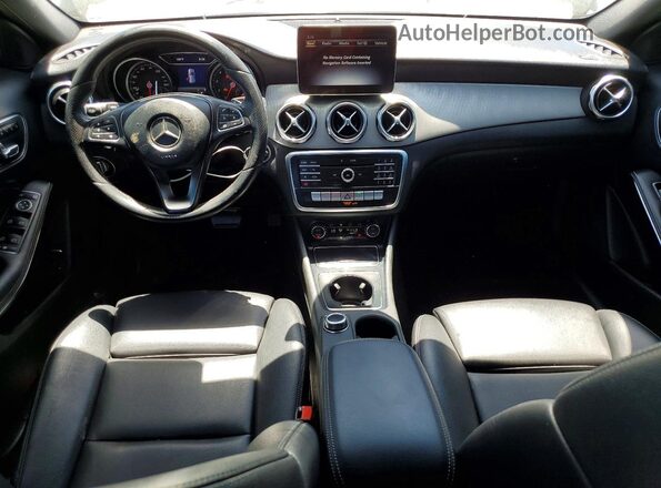 WDCTG4EB3JJ466151 2018 MERCEDES-BENZ GLA Black Vista del salpicadero