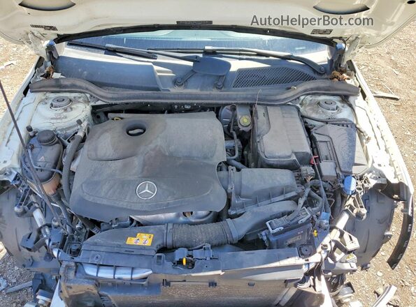 WDCTG4EB3JJ471415 2018 MERCEDES-BENZ GLA Белый Вид подкапотного пространства