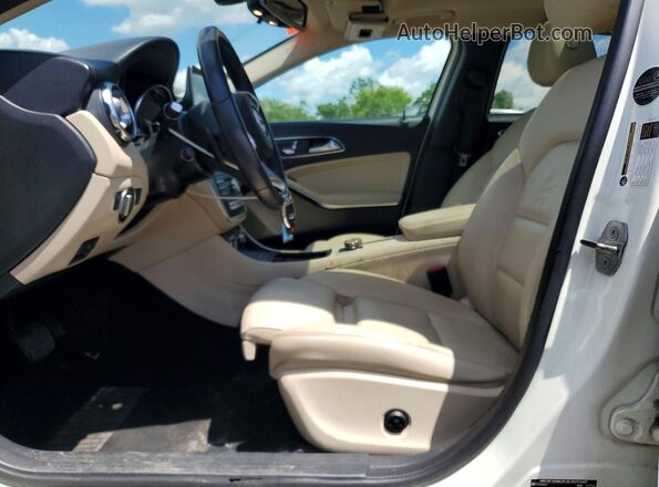 WDCTG4EB3JJ471415 2018 MERCEDES-BENZ GLA Белый Вид салона спереди