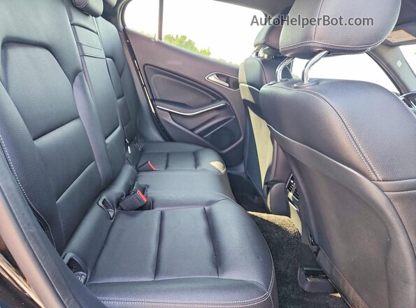 WDCTG4EB4HJ344490 2017 MERCEDES-BENZ GLA Black Вид задніх сидінь