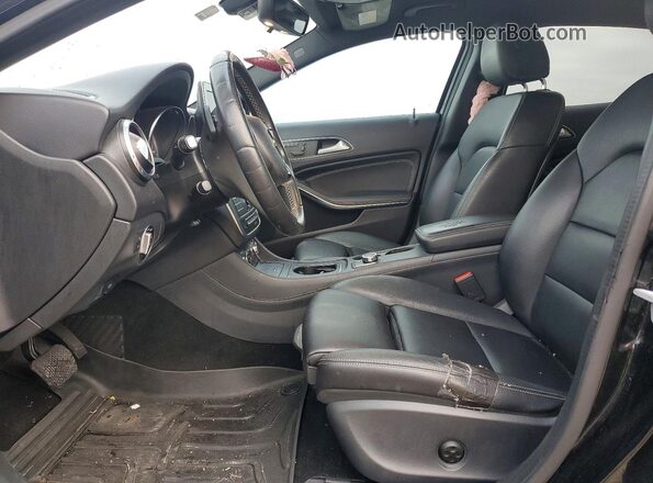 WDCTG4EB4HJ349396 2017 MERCEDES-BENZ GLA Black Front interior view