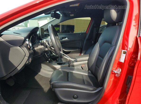 WDCTG4EB4KU014130 2019 MERCEDES-BENZ GLA Red წინა სალონის ხედი