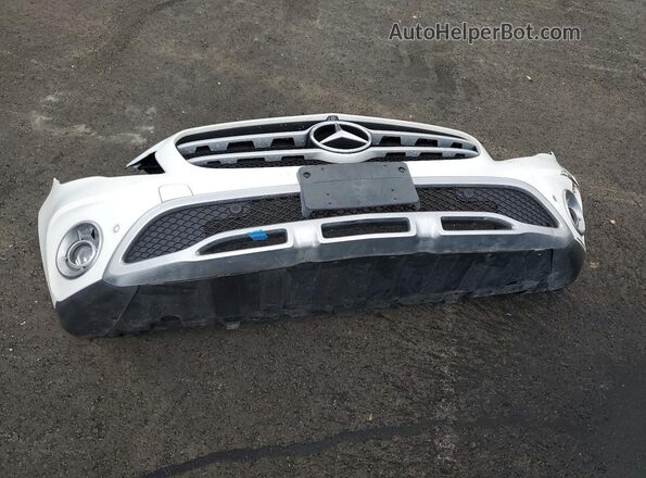 WDCTG4EB5JJ476423 2018 MERCEDES-BENZ GLA White VIN կոդի պիտակի տեսք