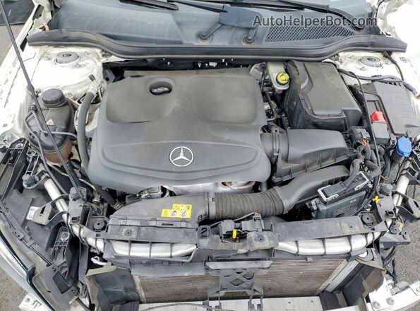 WDCTG4EB5JJ476423 2018 MERCEDES-BENZ GLA White Շարժիչի բաժամունքի տեսք