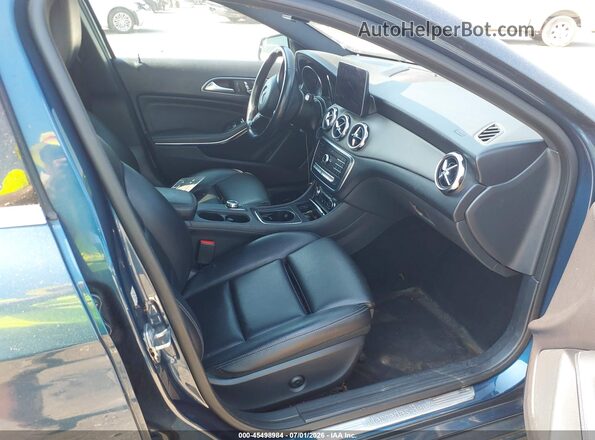 WDCTG4EB5LJ661834 2020 MERCEDES-BENZ GLA 250 Синий Вид салона спереди