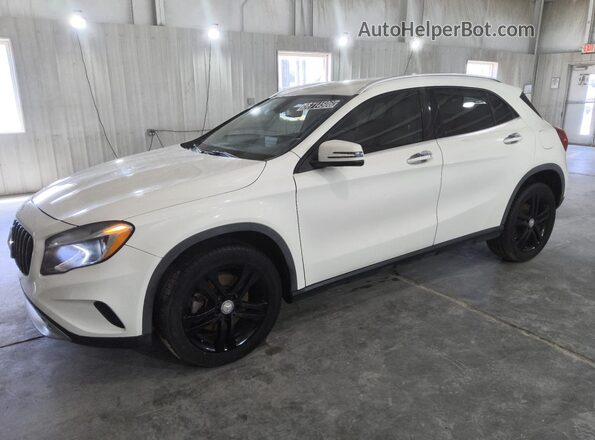 WDCTG4EB6GJ243353 2016 MERCEDES-BENZ GLA White Սալոնի 360 աստիճան տեսք