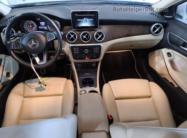 WDCTG4EB6GJ243353 2016 MERCEDES-BENZ GLA White Առջևի վահանակի տեսք