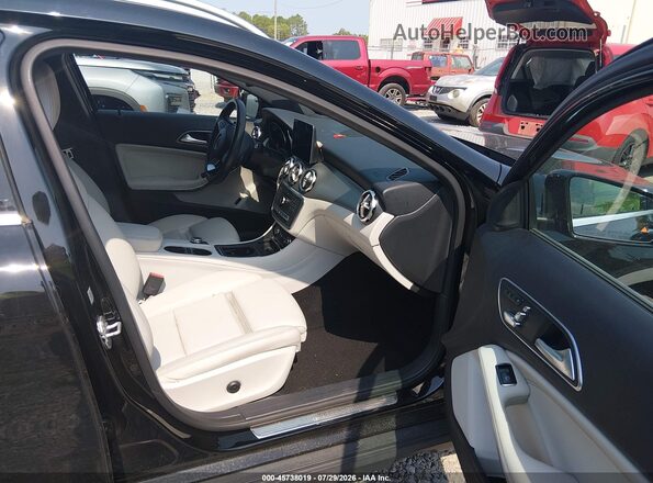 WDCTG4EB6JJ369252 2018 MERCEDES-BENZ GLA 250 Black Vista interior delantera