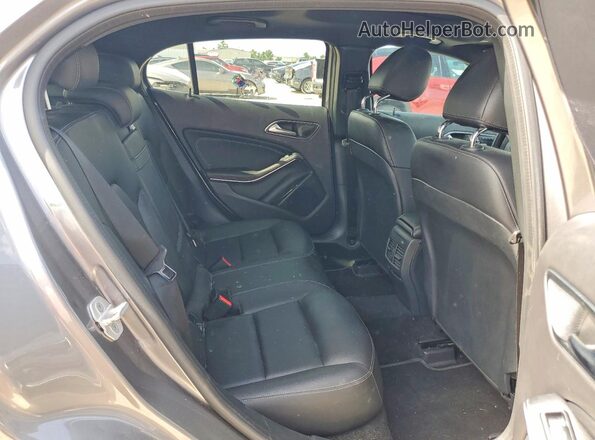 WDCTG4EB6JJ453927 2018 MERCEDES-BENZ GLA Gray Вид задньої частини салону