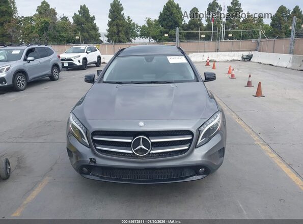 WDCTG4EB7HJ285984 2017 MERCEDES-BENZ GLA 250 Gray ხელსაწყოთა პანელის ხედი