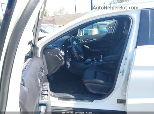 WDCTG4EB7JJ426638 2018 MERCEDES-BENZ GLA 250 White Vista interior delantera