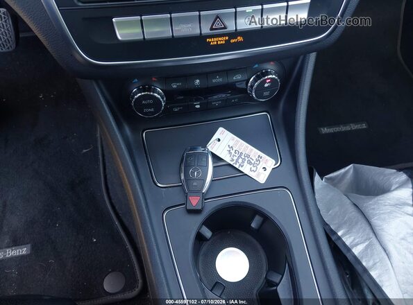 WDCTG4EB7JJ426638 2018 MERCEDES-BENZ GLA 250 White Vista del salpicadero