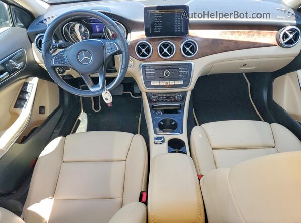 WDCTG4EB7KJ602900 2019 MERCEDES-BENZ GLA Gray Вид панелі приладів
