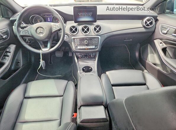 WDCTG4EB8LU023169 2020 MERCEDES-BENZ GLA Black Vista del salpicadero