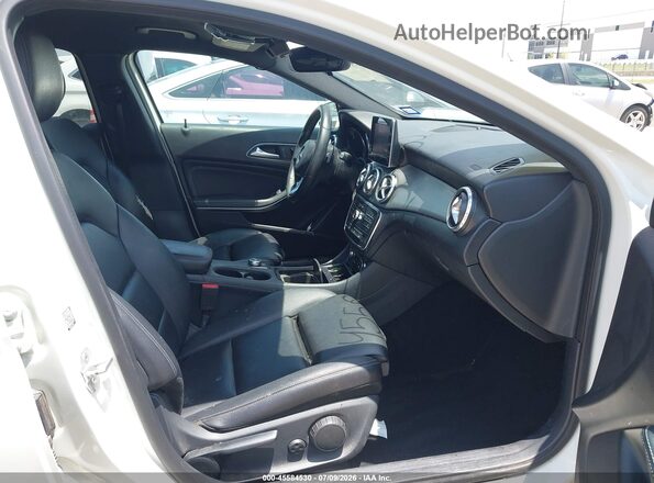 WDCTG4EB9GJ204160 2016 MERCEDES-BENZ GLA 250 Белый Вид салона спереди
