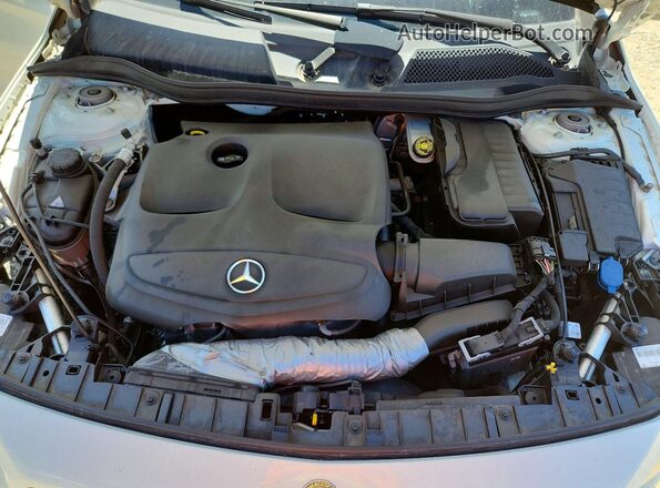WDCTG4EB9HJ349846 2017 MERCEDES-BENZ GLA White Engine compartment view