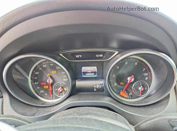 WDCTG4EB9JJ394162 2018 MERCEDES-BENZ GLA Красный Вид щитка приборов