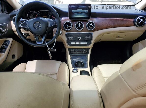 WDCTG4EB9JJ434689 2018 MERCEDES-BENZ GLA Синий Вид панели приборов