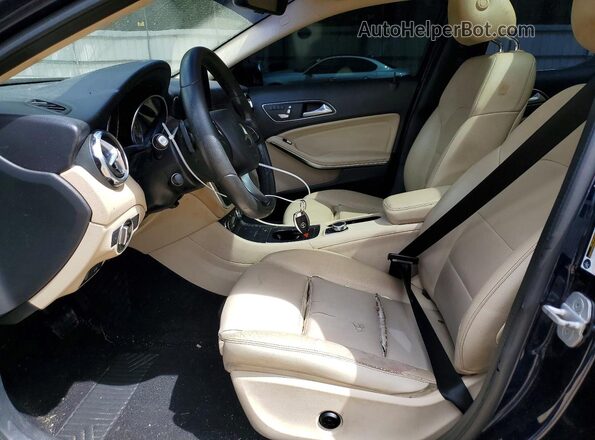 WDCTG4EB9JJ434689 2018 MERCEDES-BENZ GLA Синий Вид салона спереди